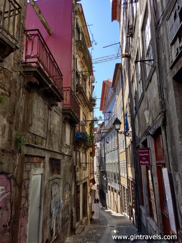 Narrow street of Porto